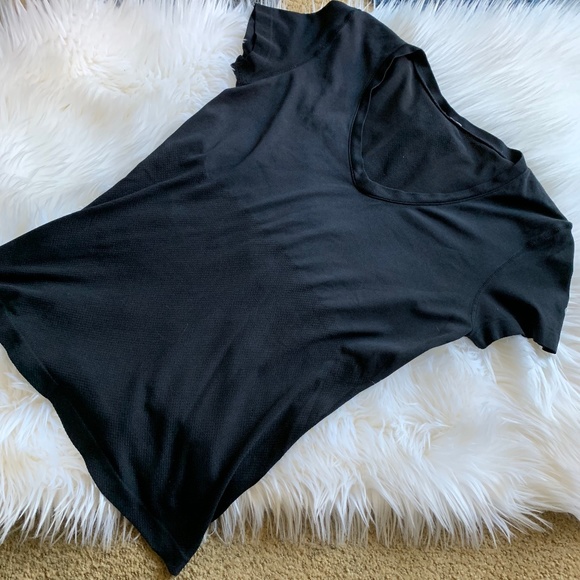 ALO Yoga Tops - Alo Yoga Seamless V-Neck Tee Black Size Small